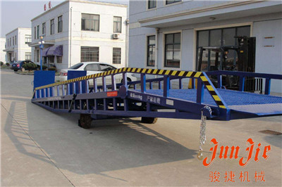移動(dòng)式登車橋（常規(guī)）